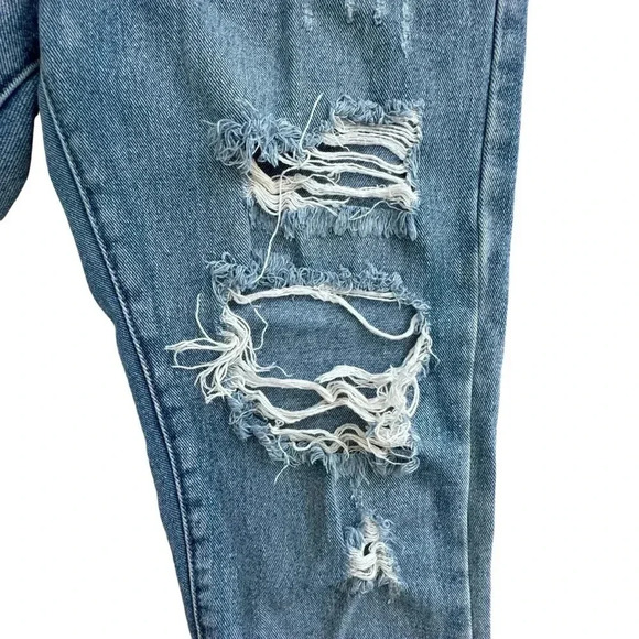 Kendall & Kylie Light Blue Distressed Boyfriend Jeans denim, 3 quarter length - Picture 6 of 9